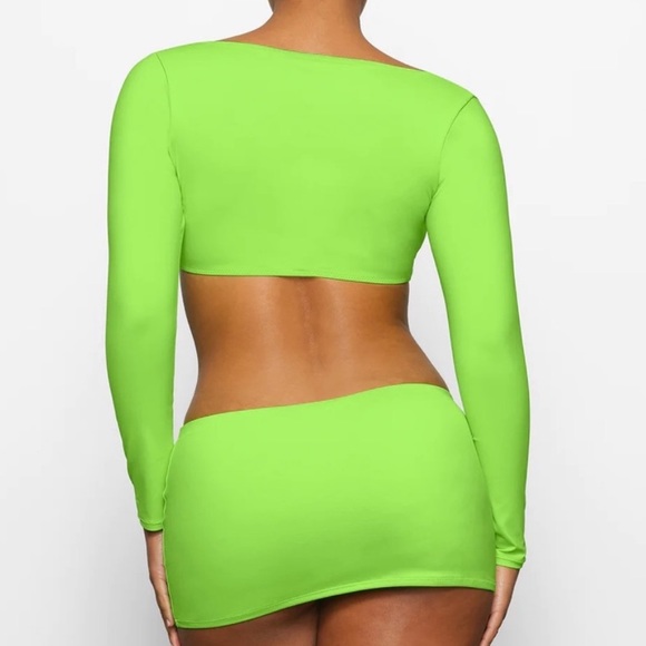 SKIMS Long Sleeve Swim Shrug Top Neon Green Sz.2X NWOT - Picture 4 of 8